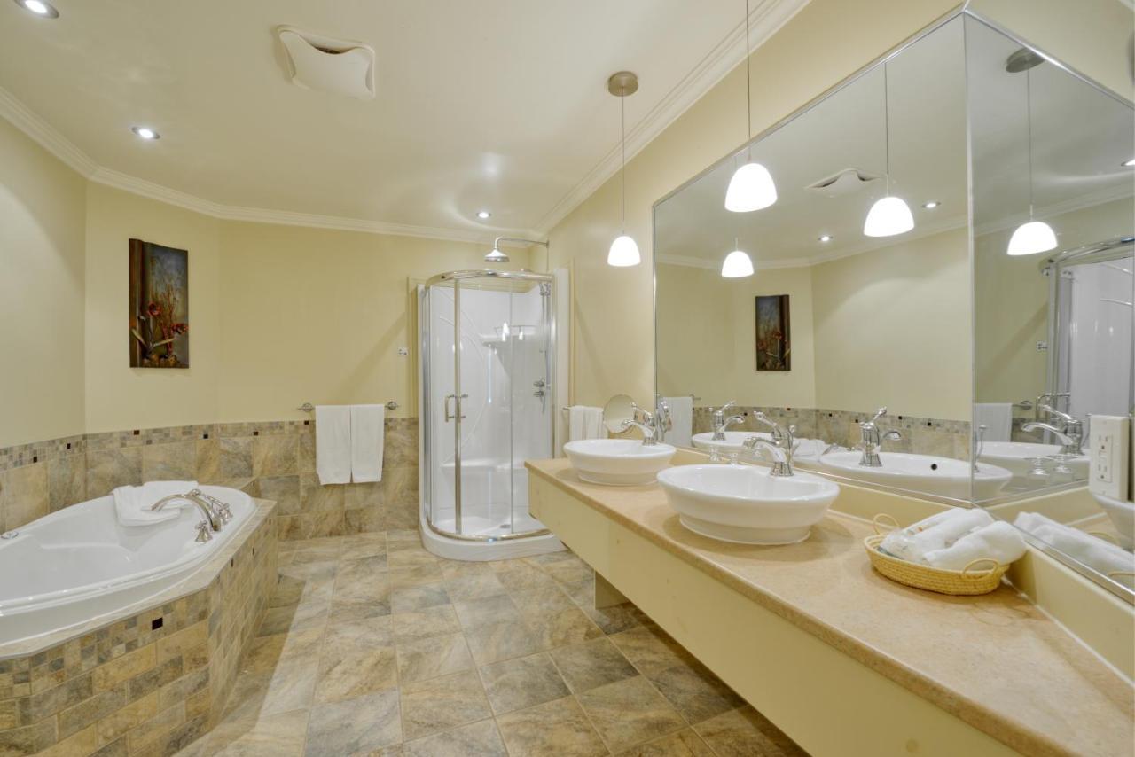 Auberge De La Montagne Coupee Saint Jean De Matha Ngoại thất bức ảnh